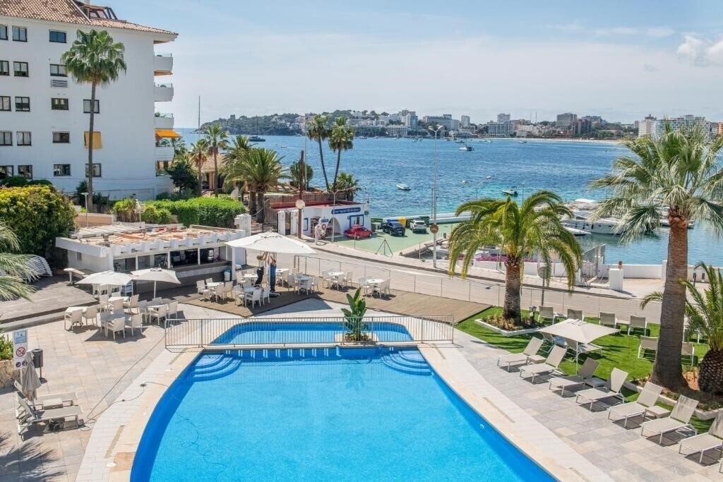 Панорама Roc Portonova апартаменты