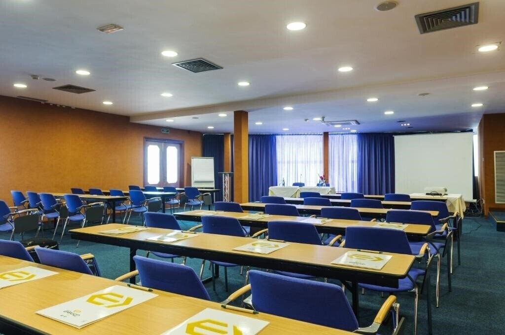 Апартаменти Exagon Park 4*