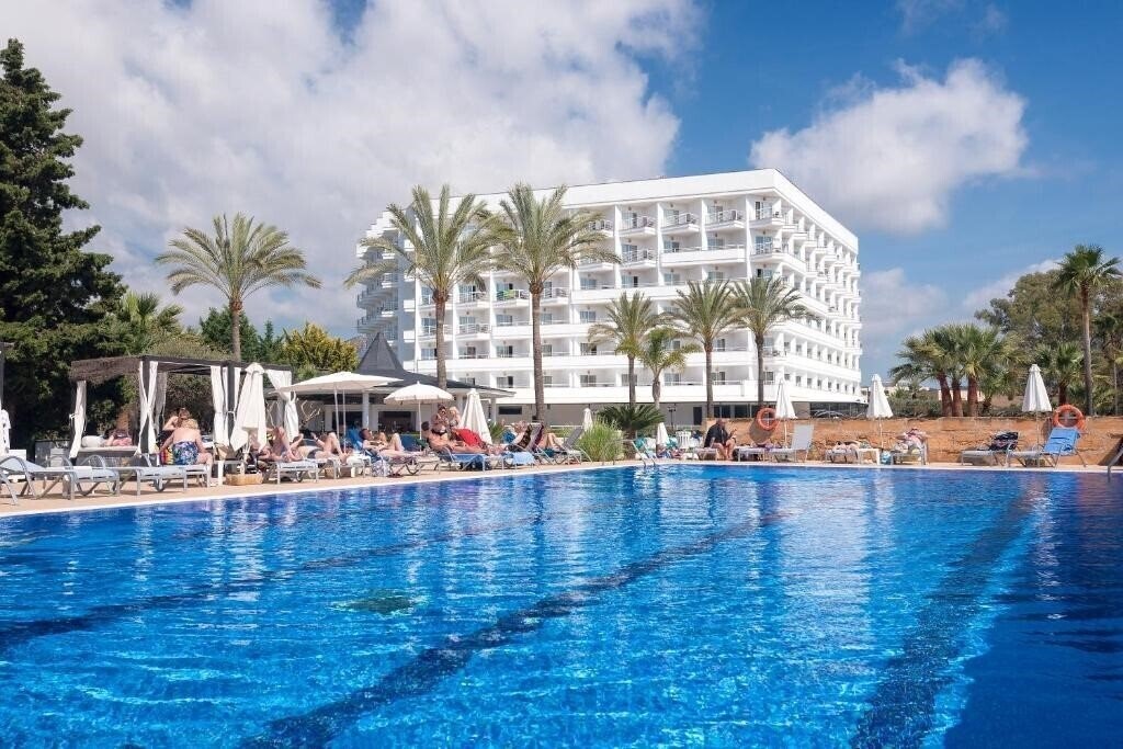 Готель Cala Millor Garden 4*