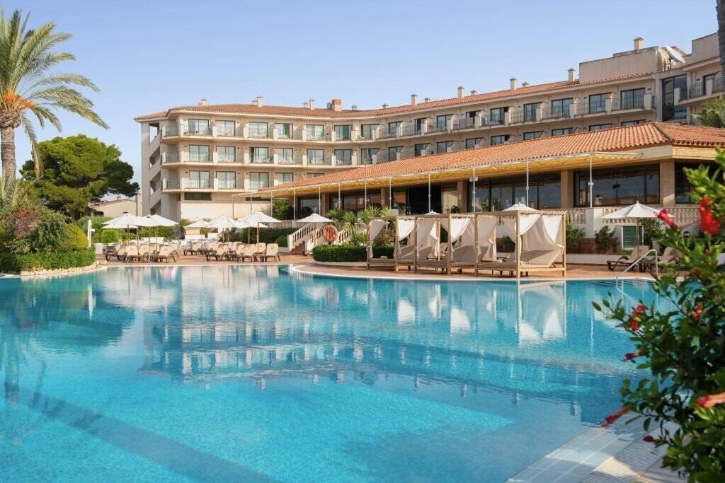 Вид Valentin Son Bou 4*