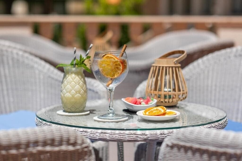 Апартаменты Valentin Son Bou 4*