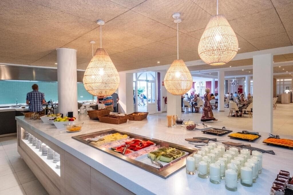 Апартаменти Hg Jardin De Menorca 4*