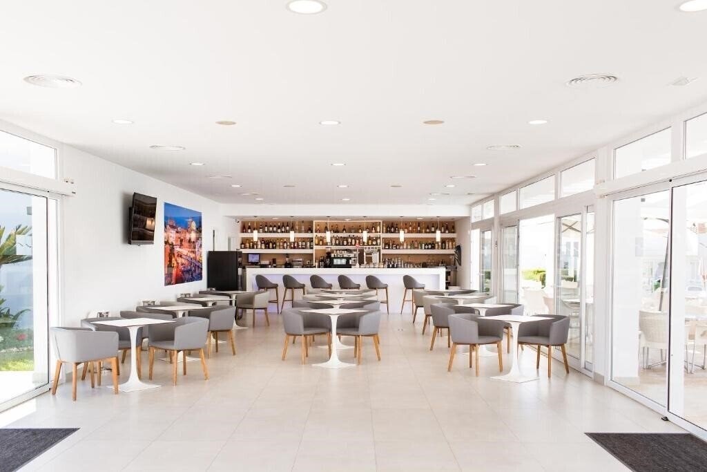 Картинка Menorcamar Apartamentos Apts апартаменты