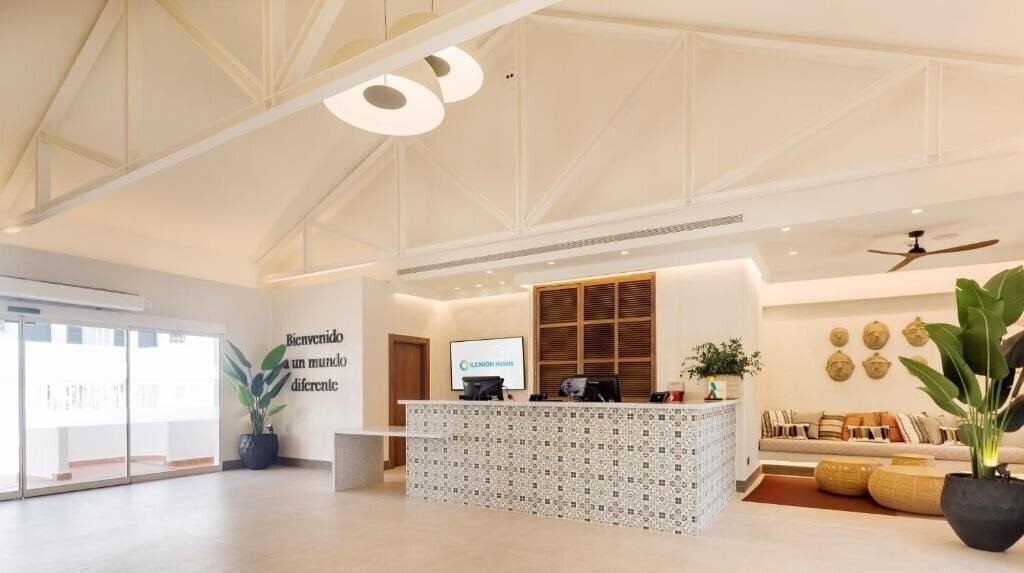 Апартаменты Ilunion Menorca (ex. Confortel Menorca) 3*