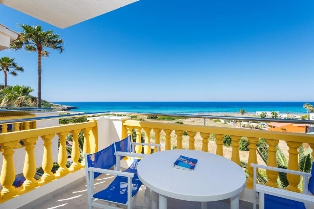 Територія Royal Son Bou Family Club 4*