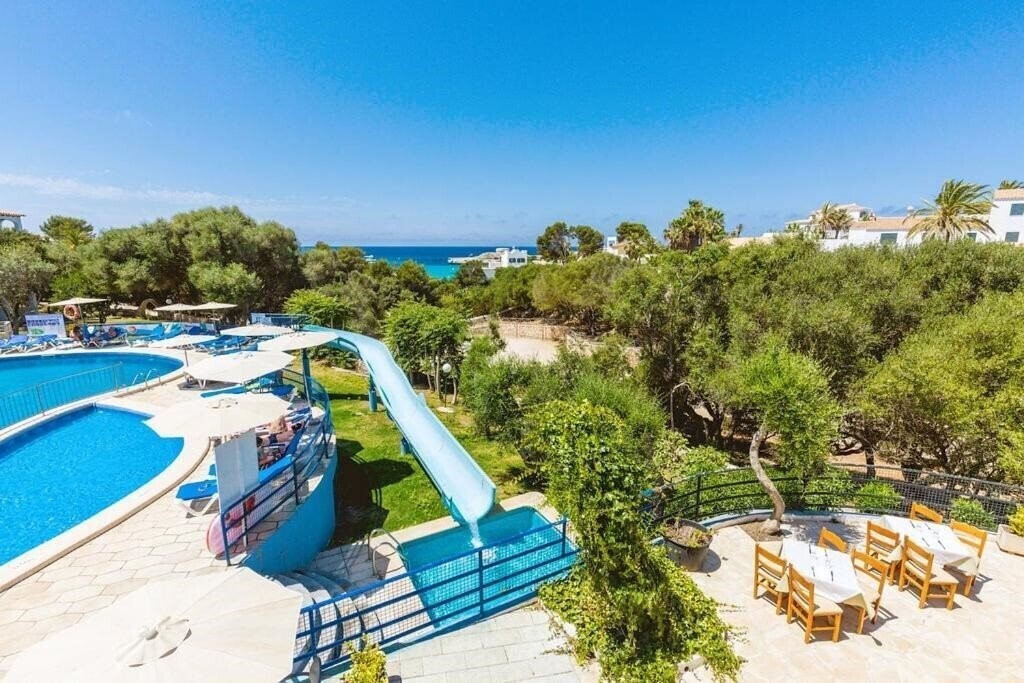 Территория Vibra Caleta Playa Apartamentos (ex. Vacances Menorca Caleta Playa) 3*