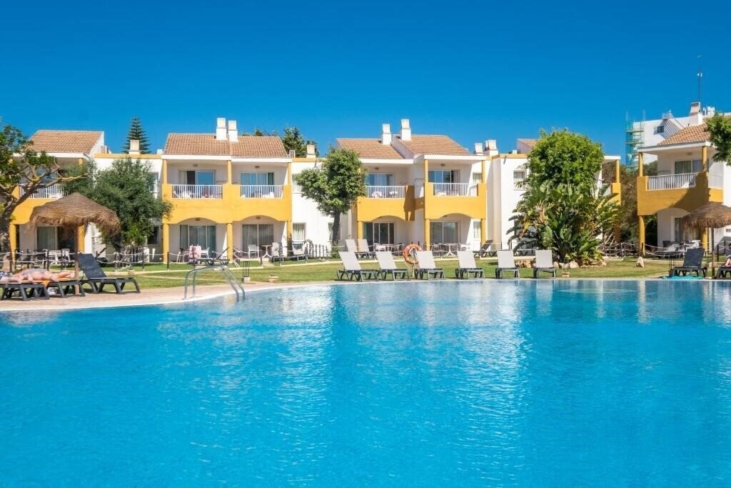 Територія Comitas Isla del Aire 2*