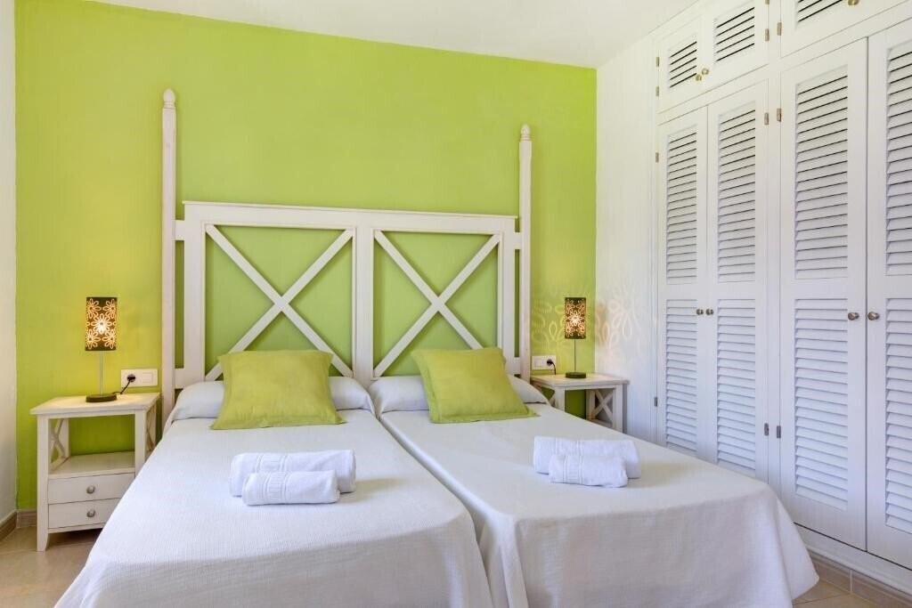 Территория Apartments Son Bou Playa 3*