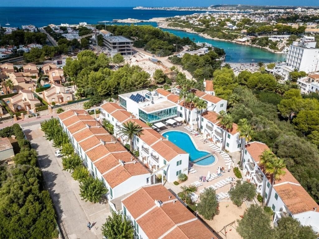 Готель Cales De Ponent Apartments 3*
