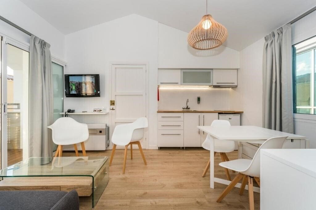 Фотографія Cales De Ponent Apartments 3*