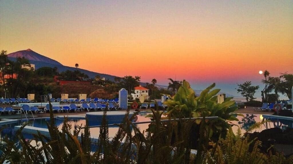 Панорама La Quinta Park Suites & Spa 4*