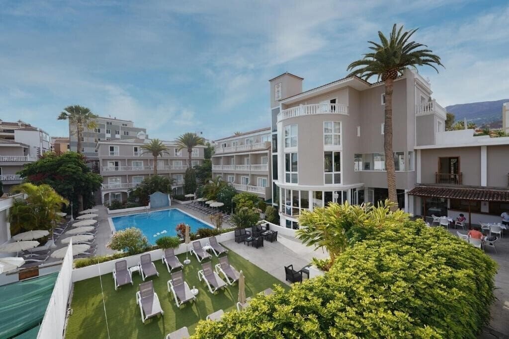 Готель San Borondon 3*