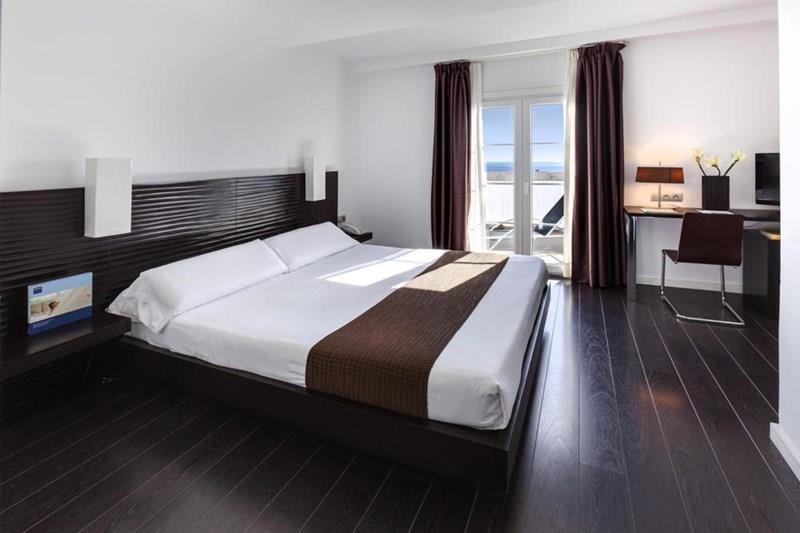 Панорама Barcelo Santa Cruz Contemporaneo 3*