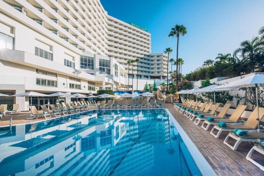 Отель Iberostar Waves Bouganville Playa 4*
