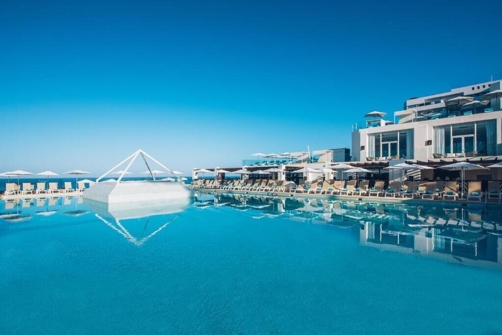 Картинка Iberostar Waves Bouganville Playa 4*