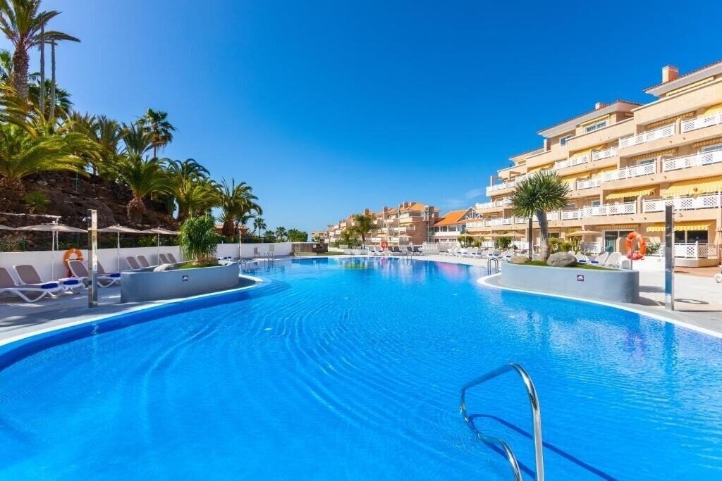 Апартаменты Apartamentos Tropical Park 4*