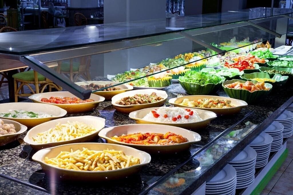 Панорама Parque Vacacional Eden 3*