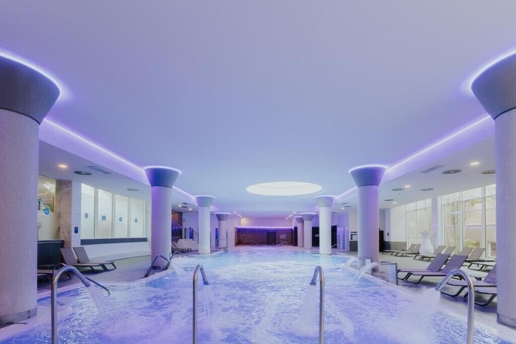 Вид Be Live Family Costa Los Gigantes (ex. Luabay Costa Los Gigantes) 4*