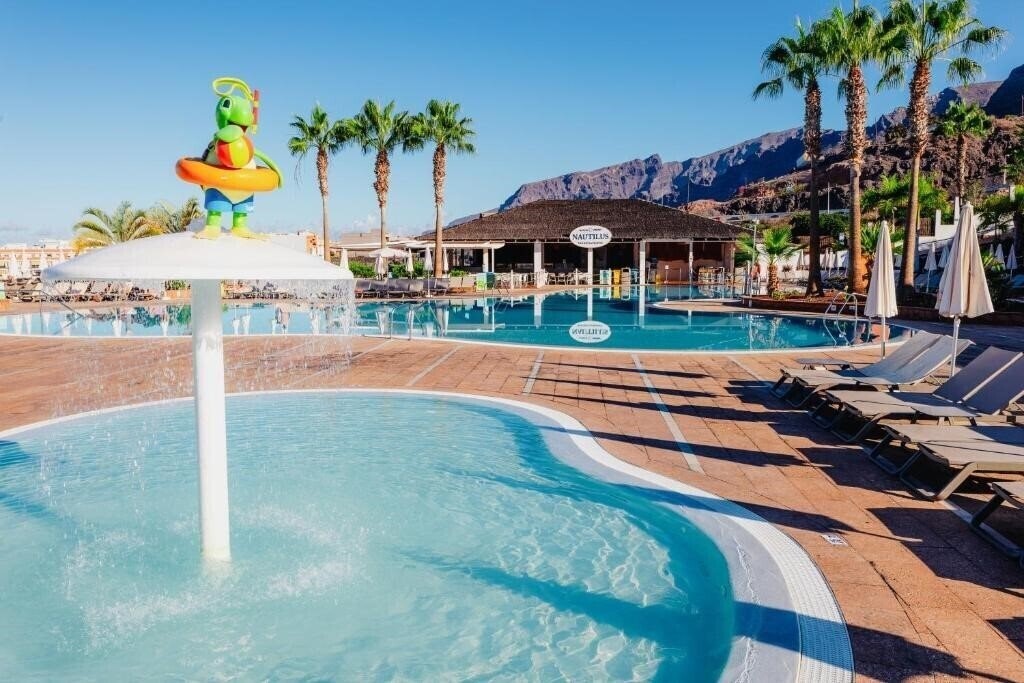 Апартаменти Be Live Family Costa Los Gigantes (ex. Luabay Costa Los Gigantes) 4*