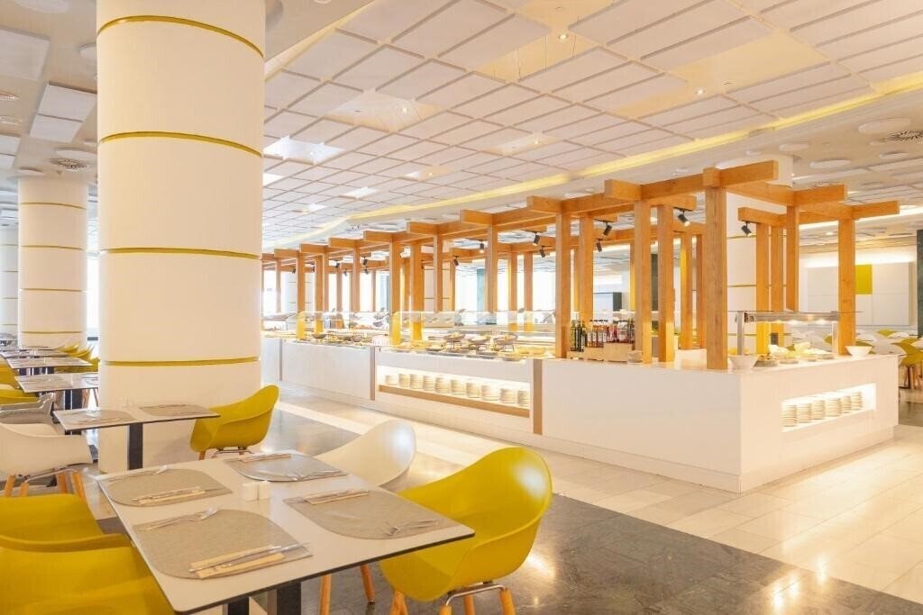 Панорама Be Live Family Costa Los Gigantes (ex. Luabay Costa Los Gigantes) 4*