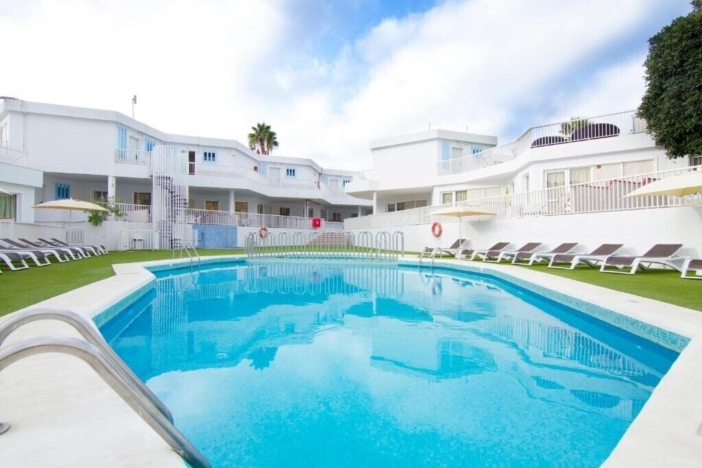 Отель Checkin Bungalow Atlantida 3*