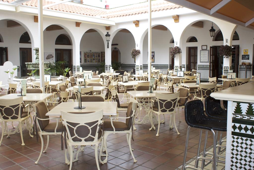 Апартаменты The Suites At Beverly Hills 3*