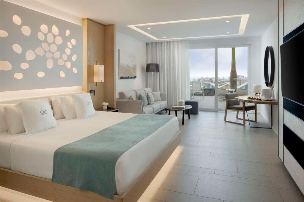 Панорама Royal Hideaway Corales Beach 5*