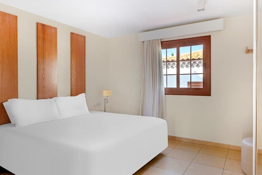 Апартаменти Royal Tenerife Country Club 4*
