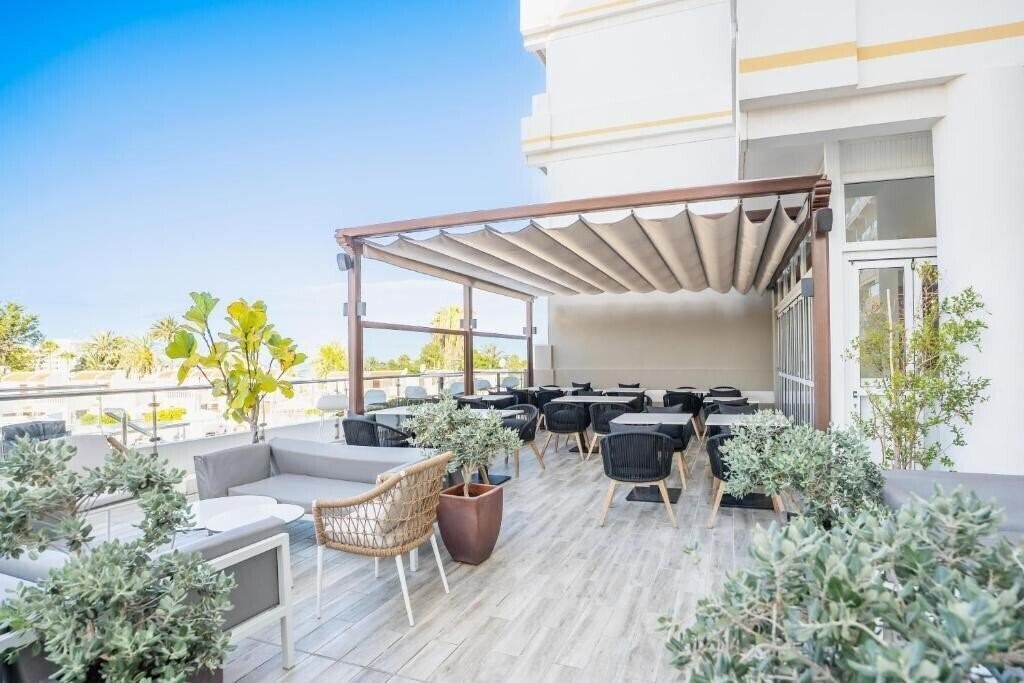 Апартаменты Coral Ocean View 4*