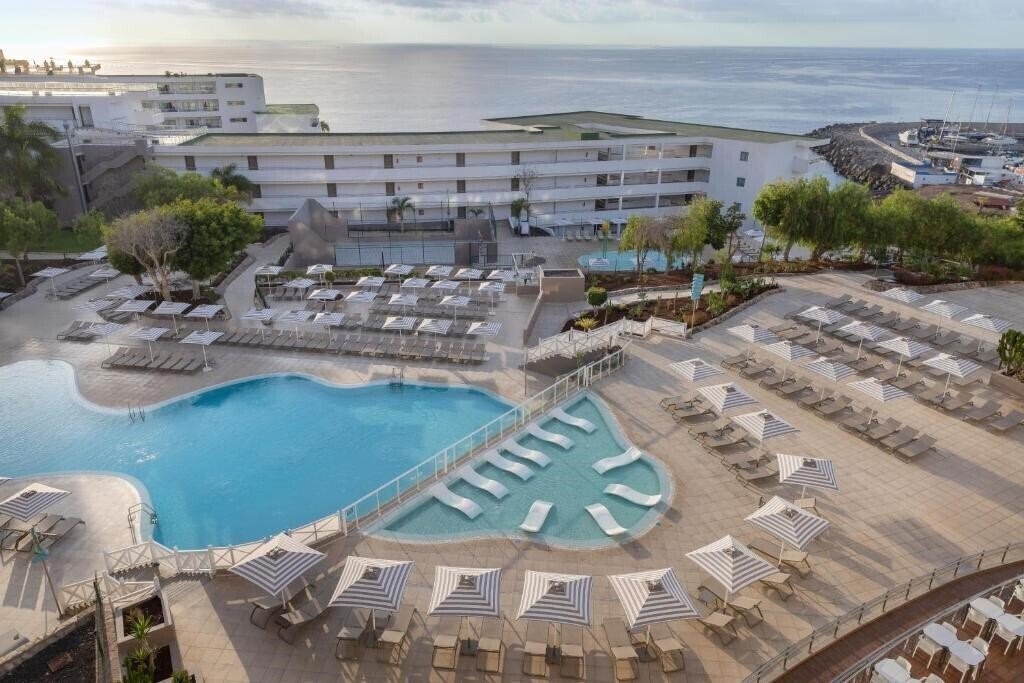 Отель Alua Atlantico Golf 4*