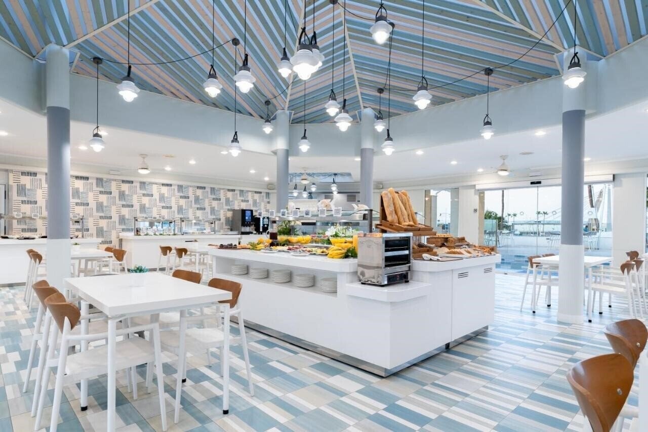 Панорама HOVIMA La Pinta Beachfront Family Hotel 4*