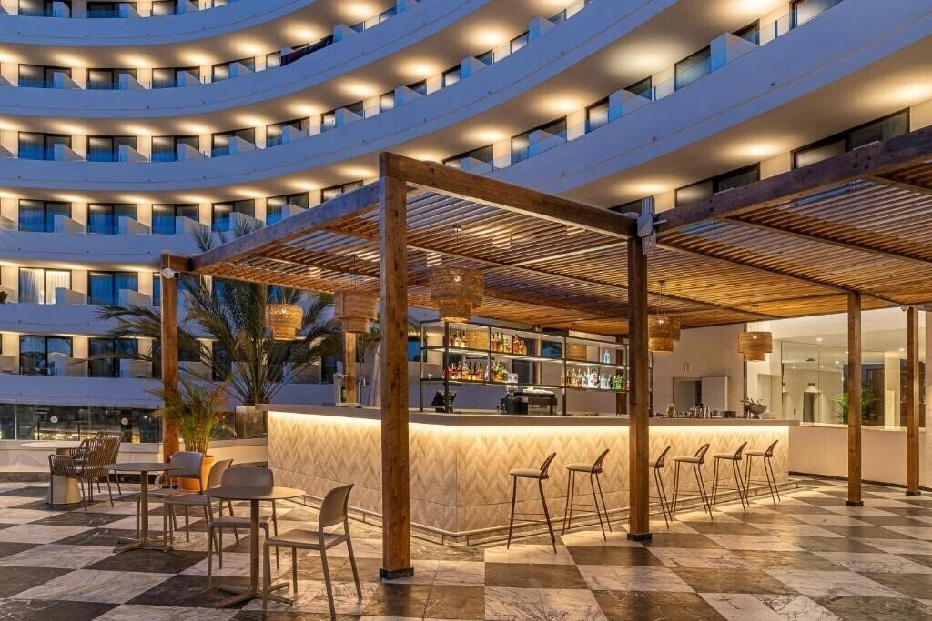 Панорама Mediterranean Palace 5*