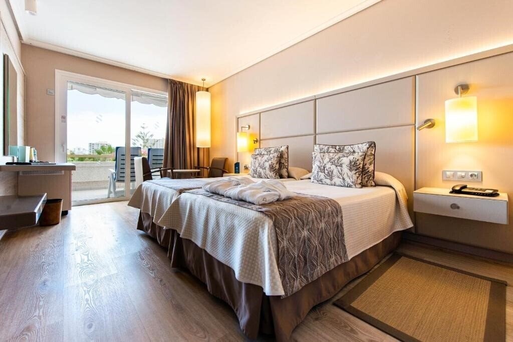 Панорама Arona Gran Hotel 4*