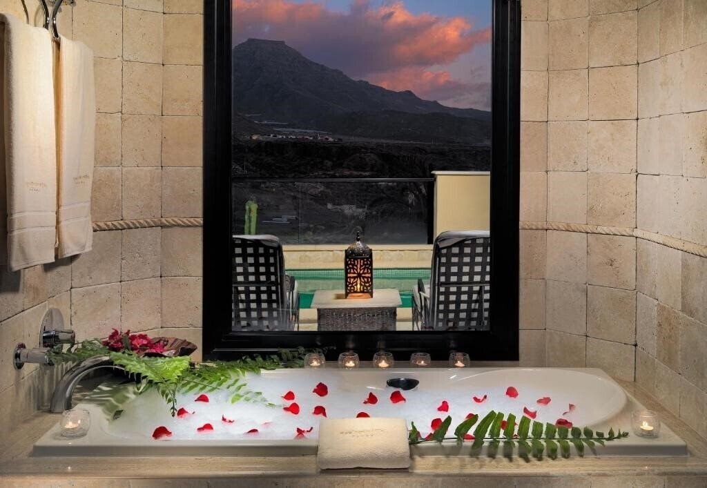 Изображение Royal Garden Villas 5*