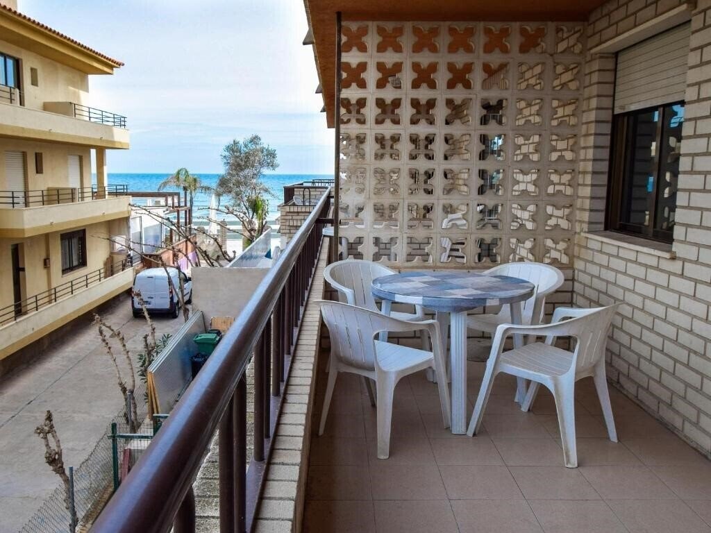 Готель Apartamentos Bernat Pie De Playa 3000 3*