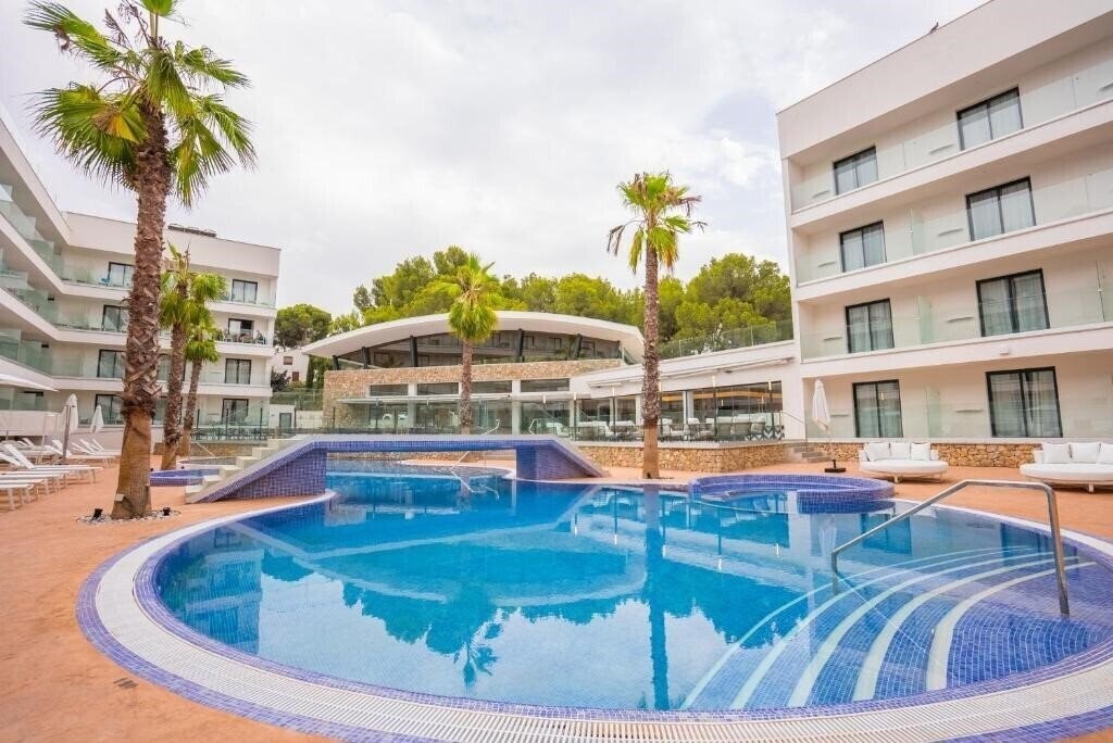 Готель Morlans Suites 4*