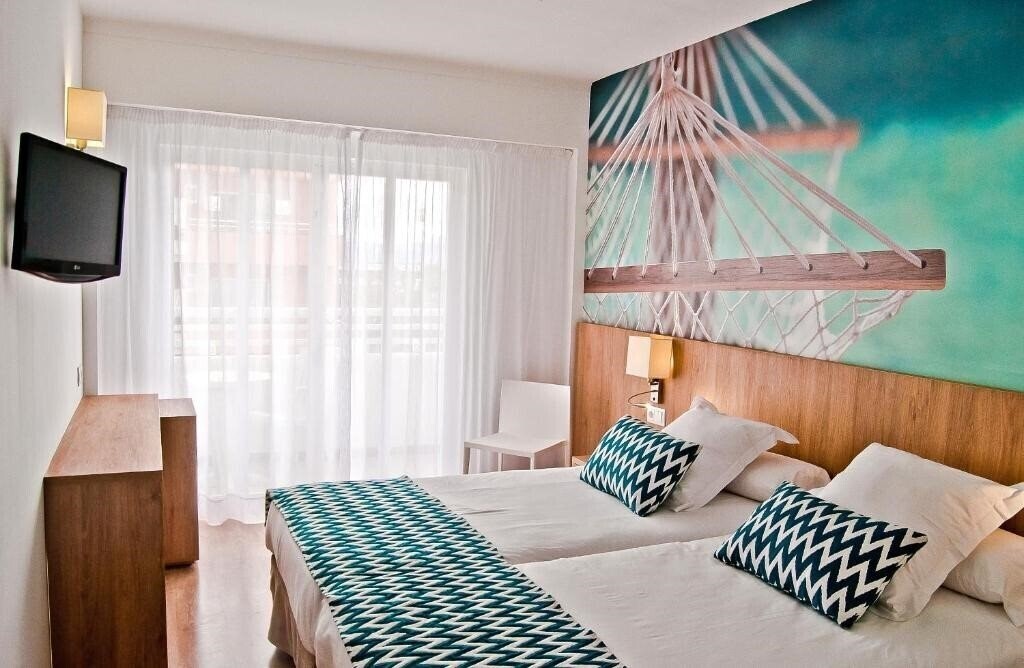 Фотографія BQ Sarah 3*