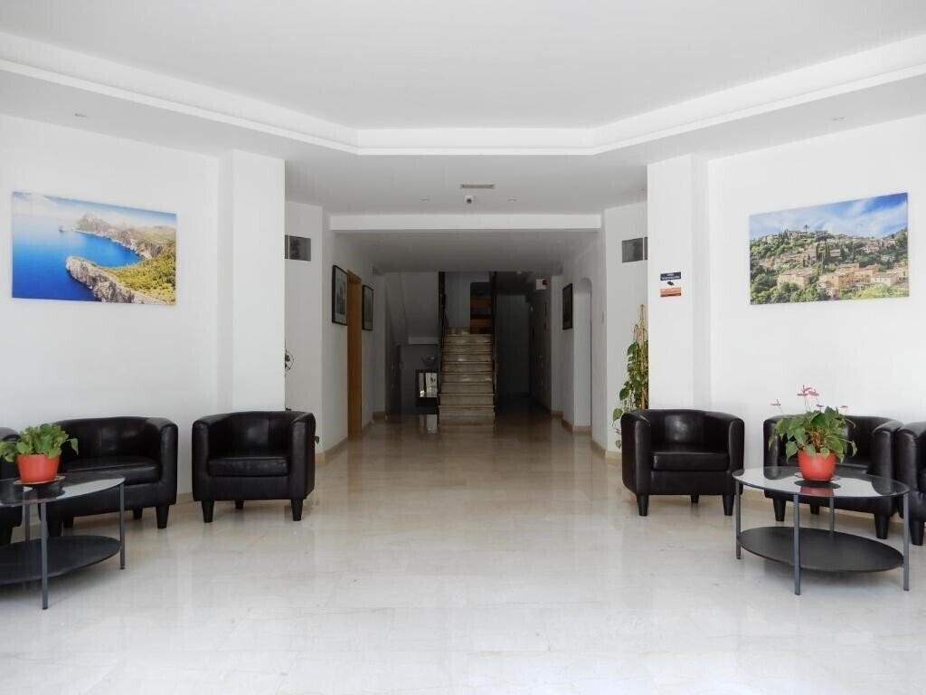 Вид Marina Palmanova Apartamentos 3*
