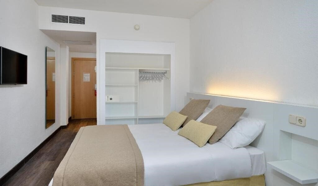 Панорама Sol Mirlos Tordos 4*