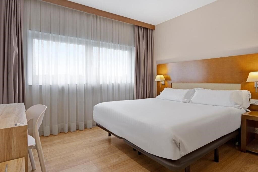 Территория B&B Hotel Logrono Las Canas 3*