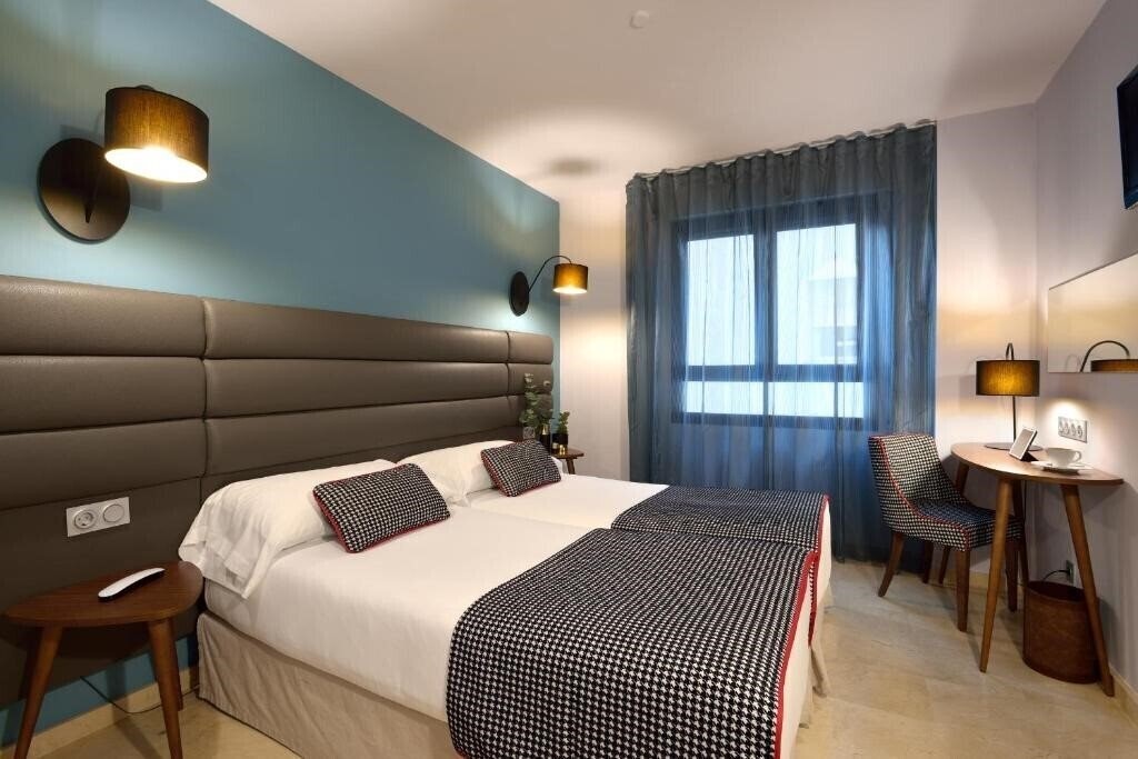 Территория Pamplona Plaza 3*