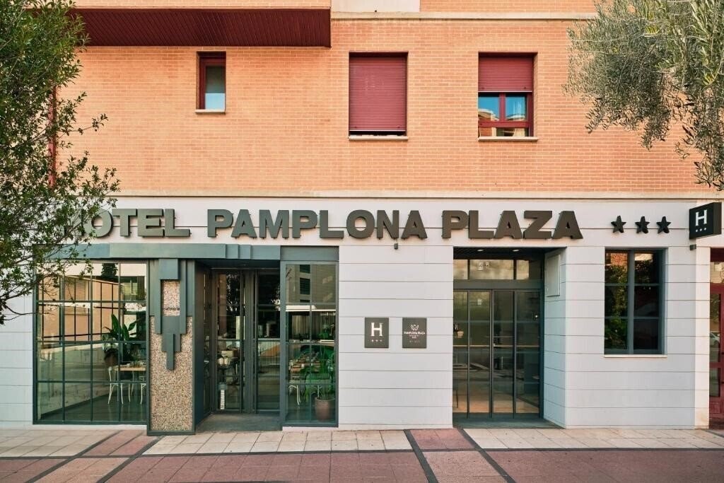 Апартаменты Pamplona Plaza 3*