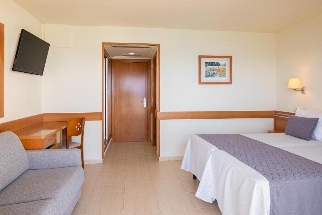 Апартаменти HTop Pineda Palacе 4*