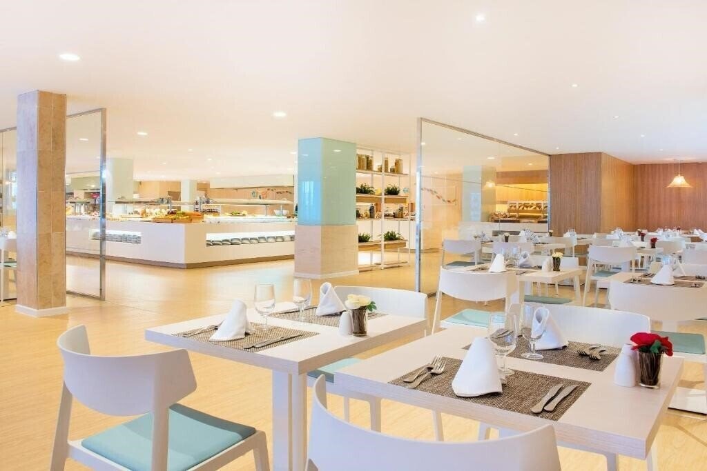 Панорама Iberostar Waves Playa de Muro 4*