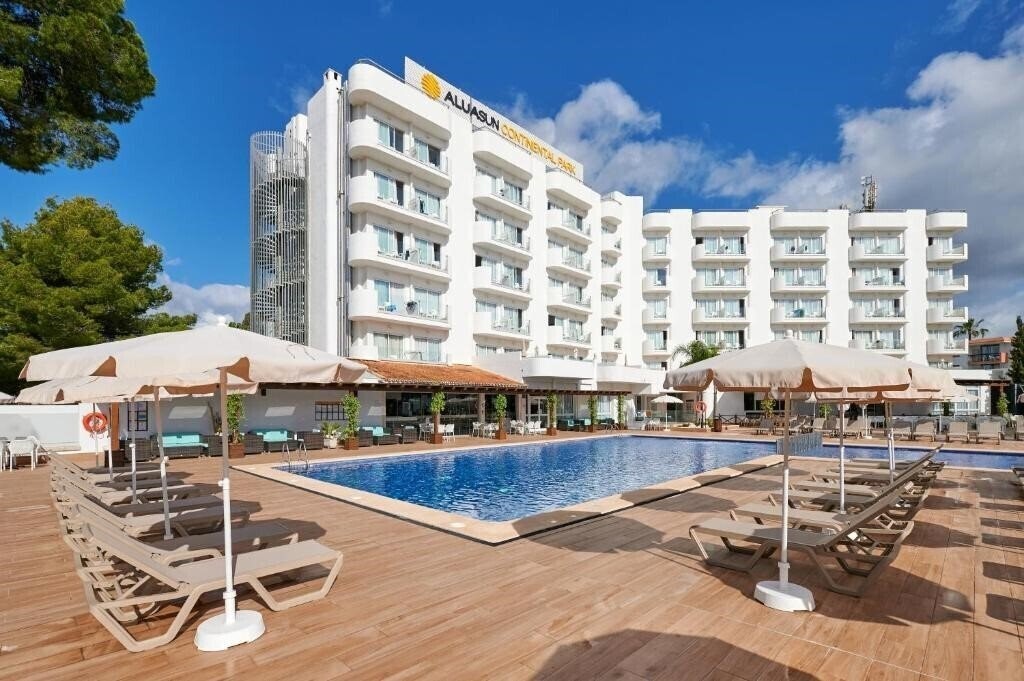 Готель Aluasun Continental Park Hotel & Apartments 4*
