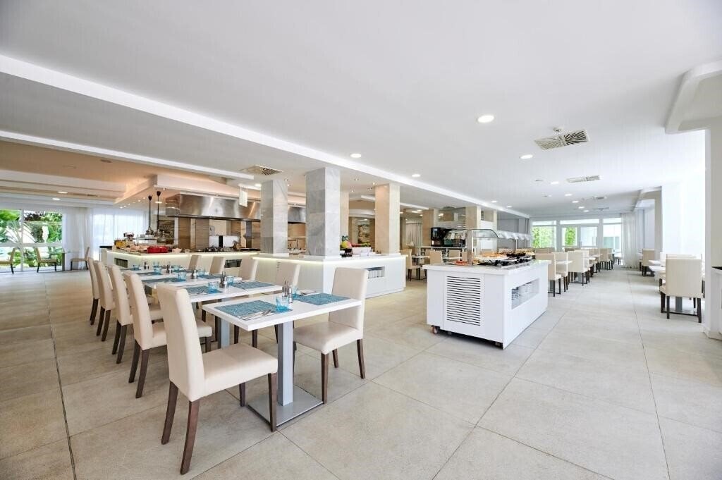 Територія Aluasun Continental Park Hotel & Apartments 4*