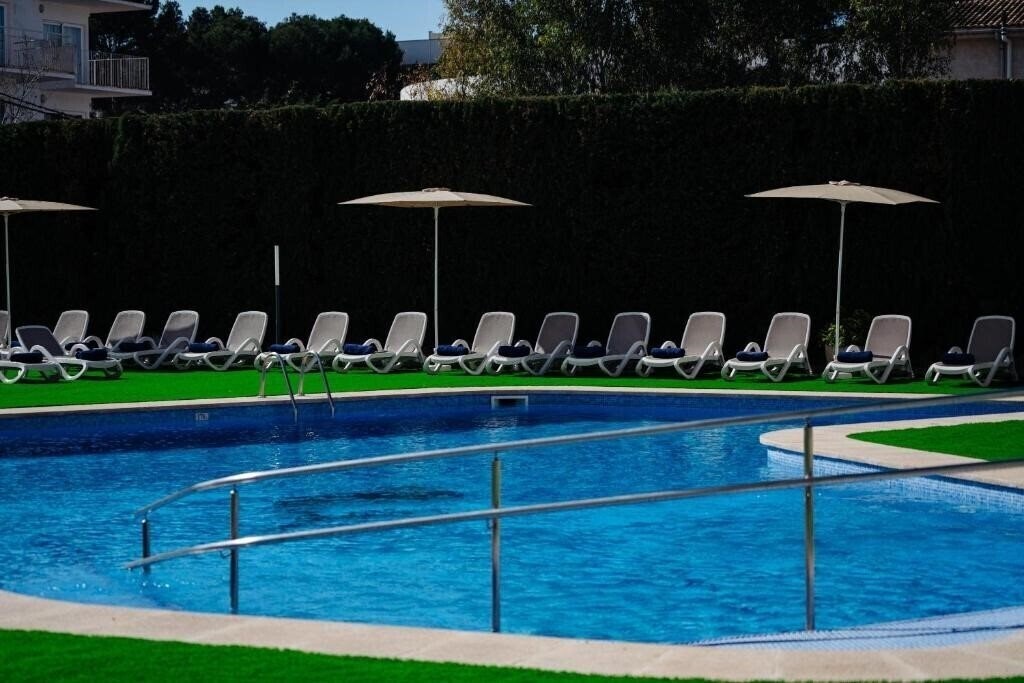 Апартаменти THB Maria Isabel 4*