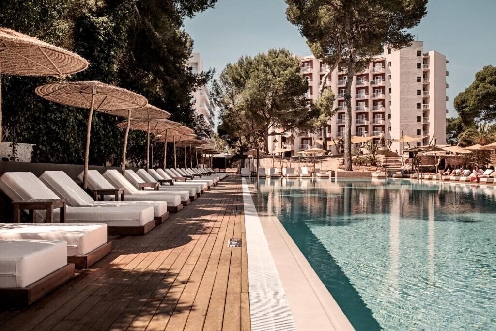 Готель Caramelo Palma Beach 3*