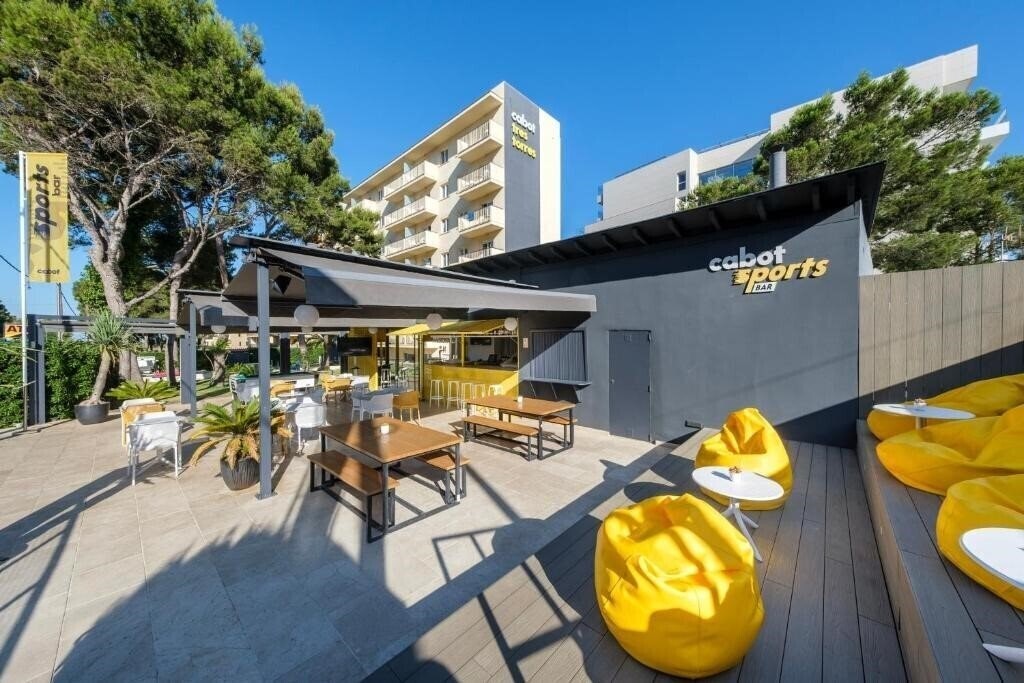 Панорама Tres Torres 2*