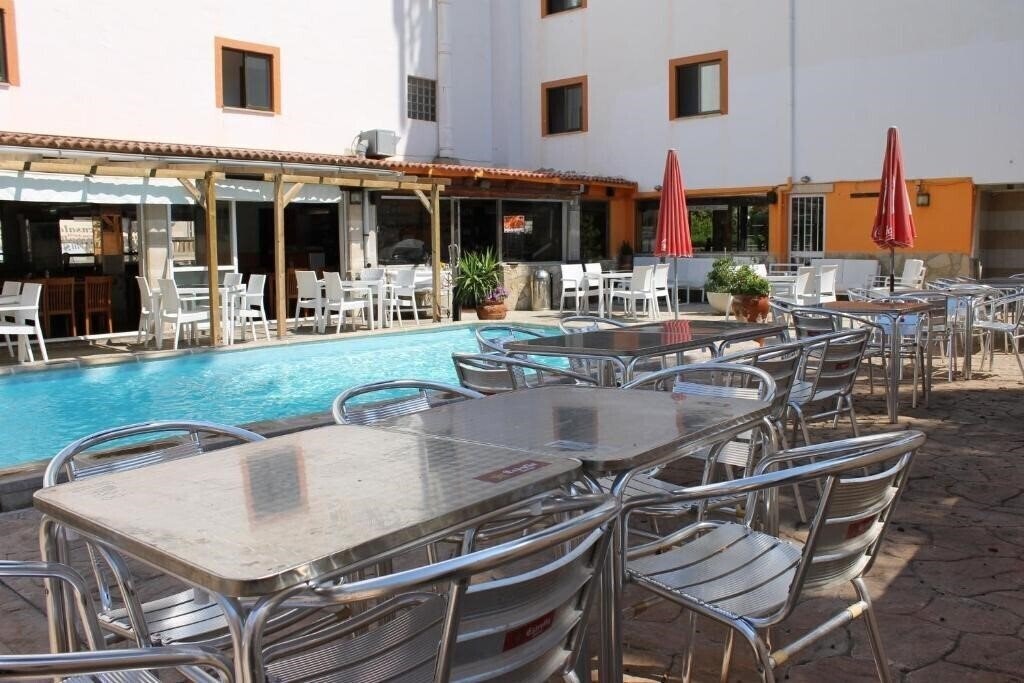 Территория Raxa Hotel 1*